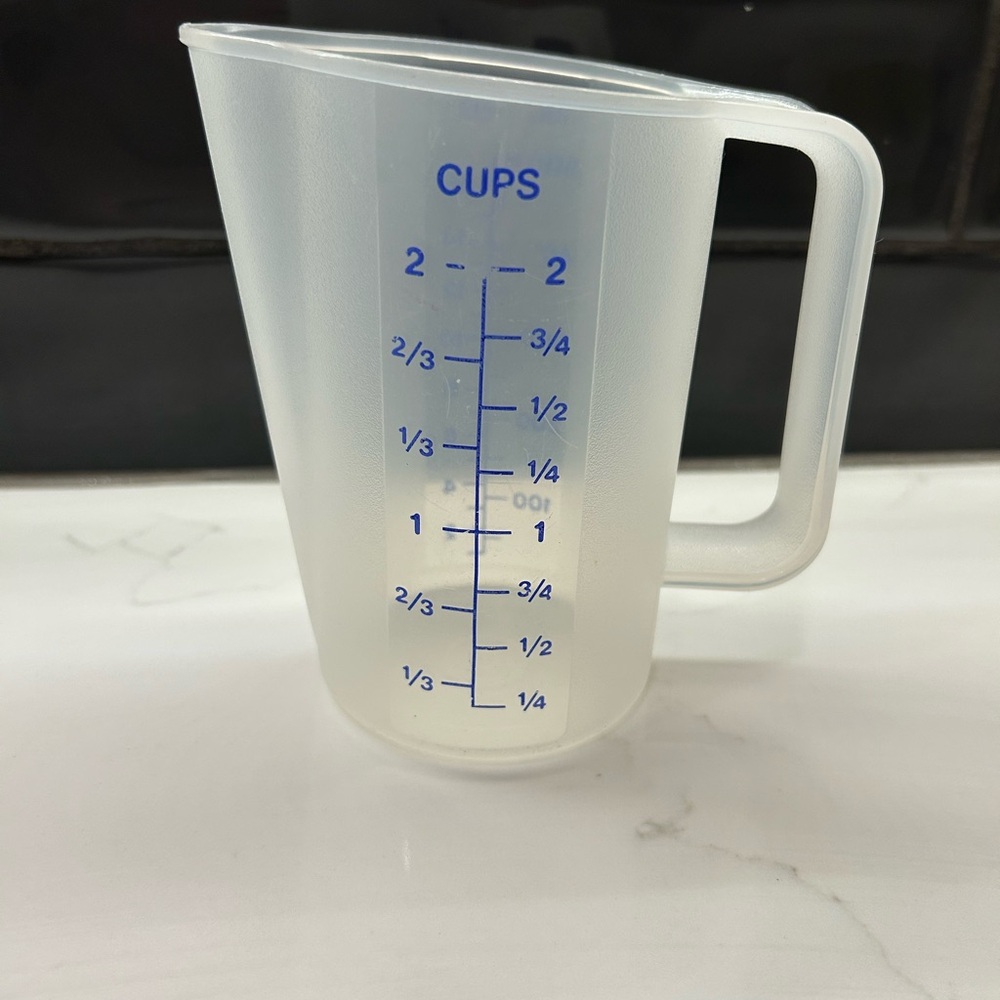 Tupperware 2-cup Measuring Pitcher